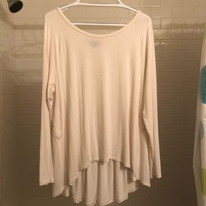 Size L creme soft&sexy AEO shirt with back design